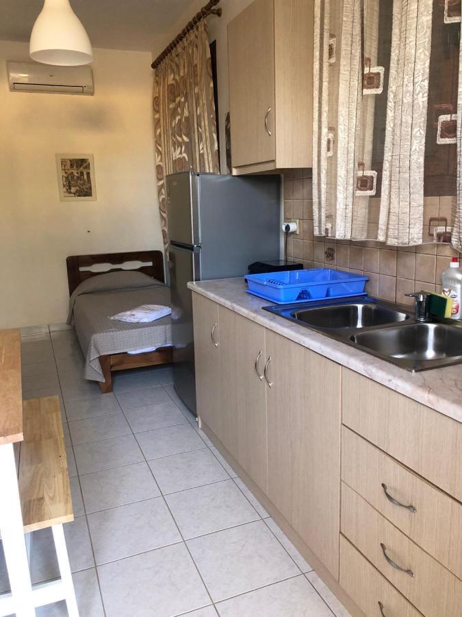 Savvas Apartments Bãi biển Bãi biển Plitra Ngoại thất bức ảnh
