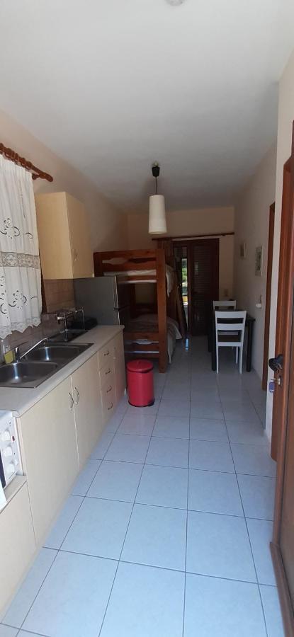 Savvas Apartments Bãi biển Bãi biển Plitra Ngoại thất bức ảnh