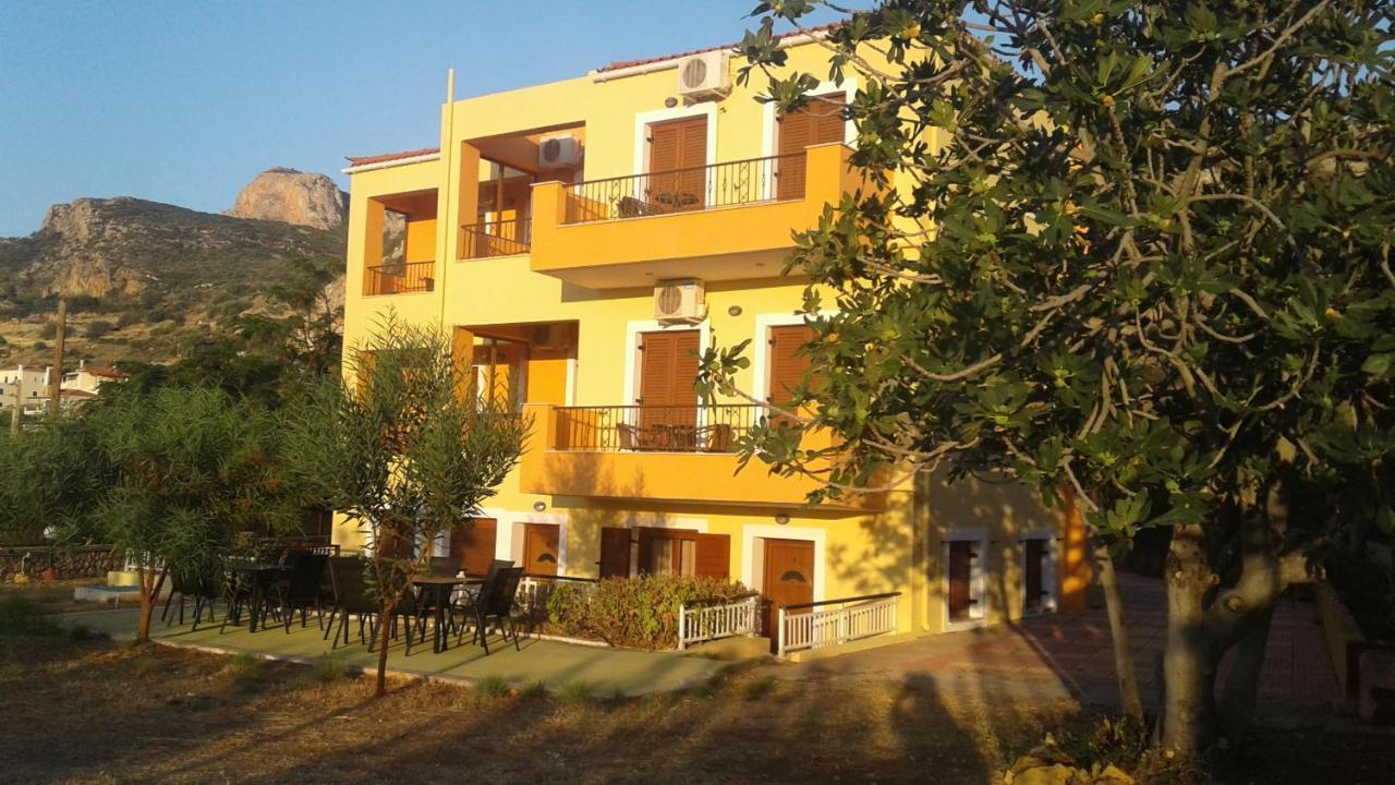 Savvas Apartments Bãi biển Bãi biển Plitra Ngoại thất bức ảnh